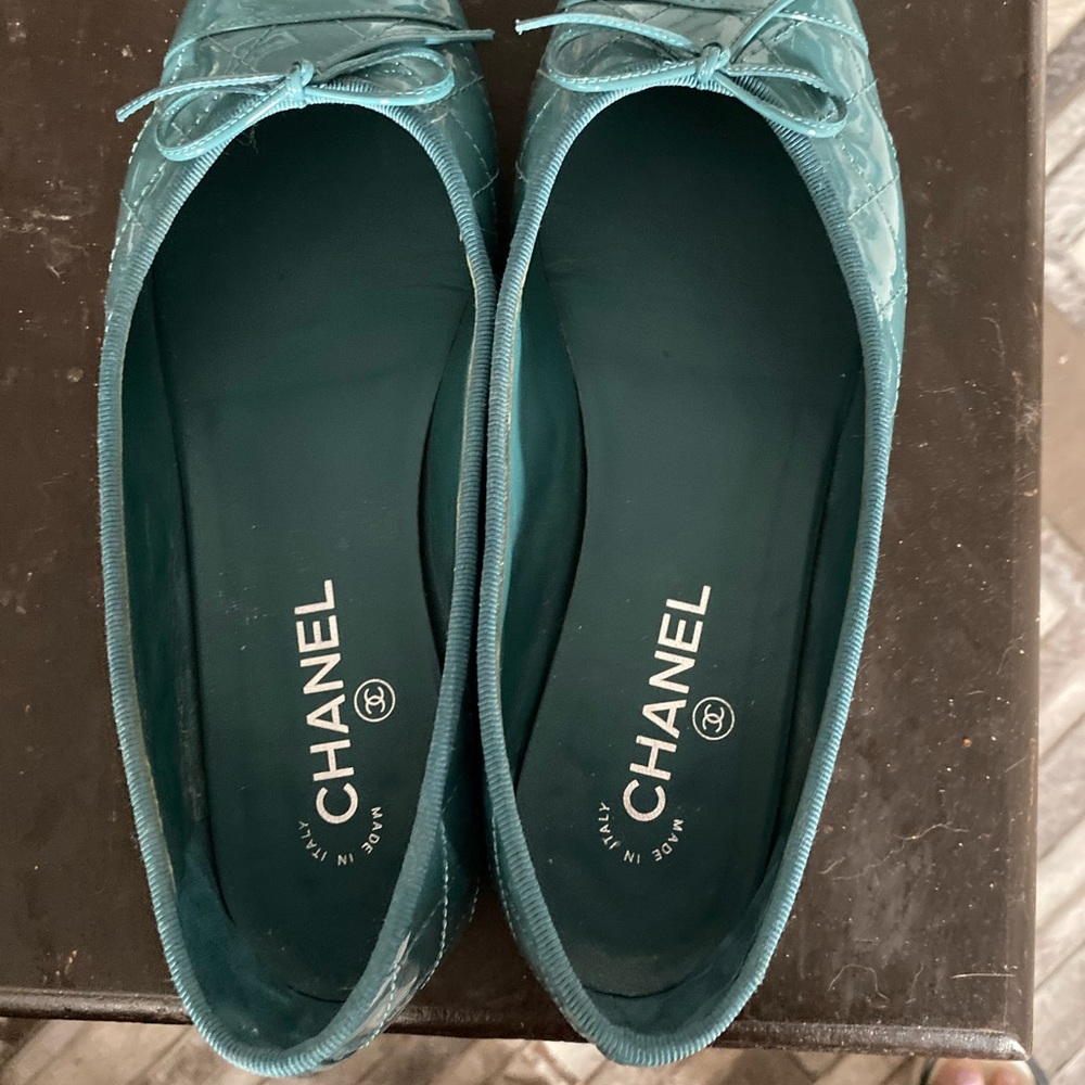 Gorgeous patent leather turquoise authentic Chanel ballerina